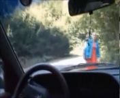 Зрелую женщину трахнул в машине